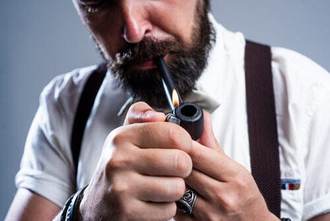 How to Avoid Being a Messy Pipe Smoker