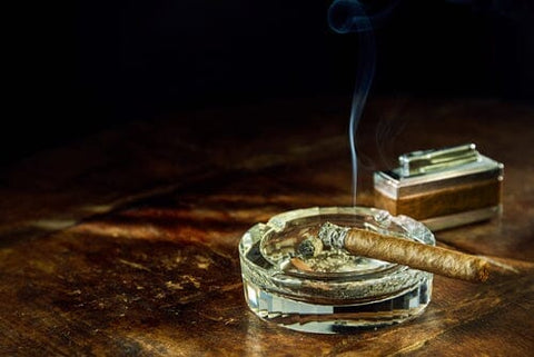cigar in an ash tray